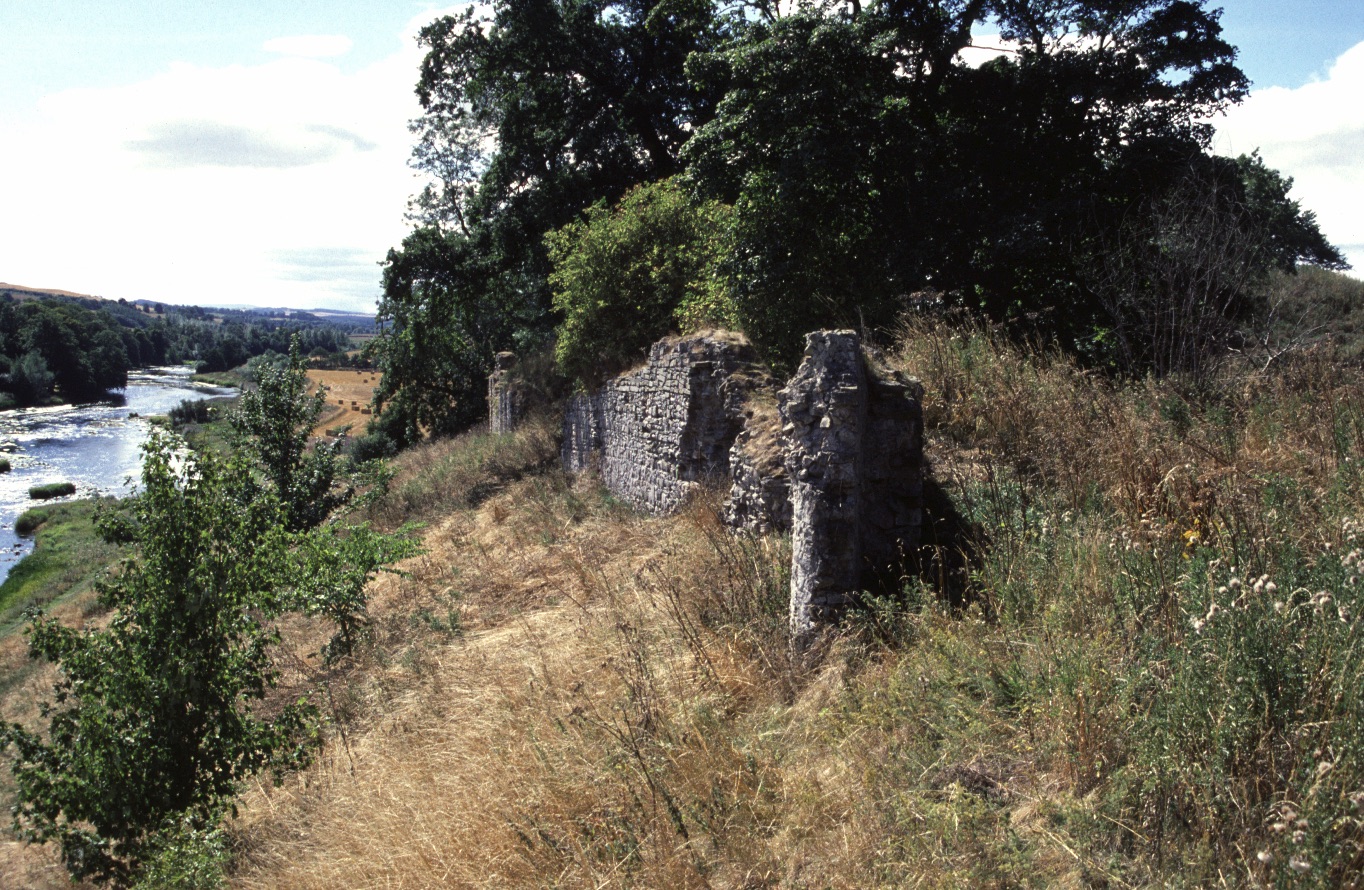 Roxburgh Castle – Teviot curtain from E